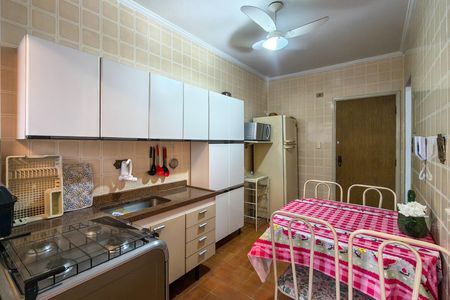 Apartamento para alugar com 100m², 2 quartos e 1 vaga Apartamento para alugar com 100m², 2 quartos e 1 vagaCozinha