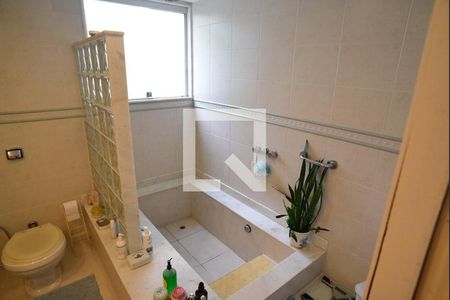 Apartamento para alugar com 300m², 5 quartos e 2 vagas Apartamento para alugar com 300m², 5 quartos e 2 vagasBanheiro