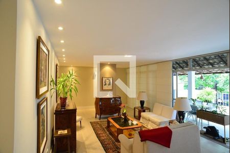 Apartamento para alugar com 300m², 5 quartos e 2 vagas Apartamento para alugar com 300m², 5 quartos e 2 vagasSala