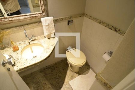 Apartamento para alugar com 300m², 5 quartos e 2 vagas Apartamento para alugar com 300m², 5 quartos e 2 vagasBanheiro