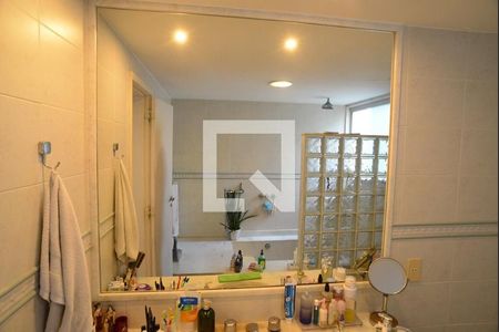 Apartamento para alugar com 300m², 5 quartos e 2 vagas Apartamento para alugar com 300m², 5 quartos e 2 vagasBanheiro
