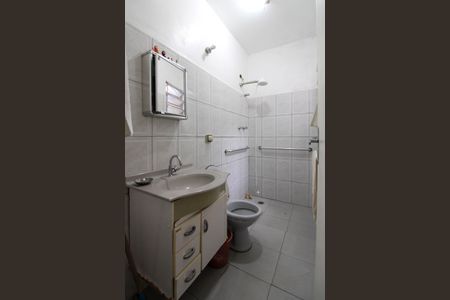 Casa para alugar com 100m², 3 quartos e 1 vaga Casa para alugar com 100m², 3 quartos e 1 vagaBanheiro