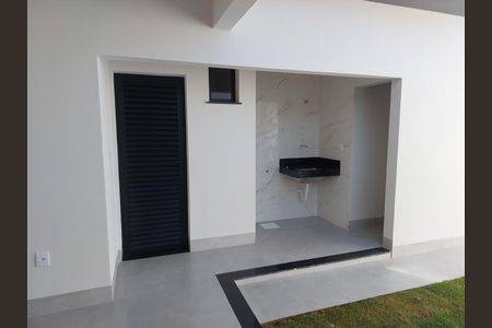 Casa para alugar com 180m², 3 quartos e 3 vagas