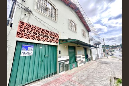 Casa para alugar com 150m², 2 quartos e 1 vaga Casa para alugar com 150m², 2 quartos e 1 vagaFachada