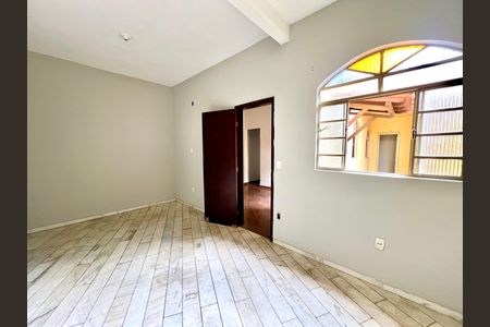 Casa para alugar com 150m², 2 quartos e 1 vaga Casa para alugar com 150m², 2 quartos e 1 vagaQuarto 1