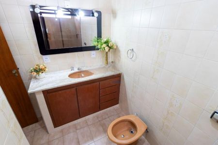 Casa à venda com 260m², 3 quartos e 2 vagas