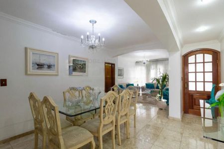 Casa à venda com 3 quartos, 260m² em Mirandópolis, São Paulo