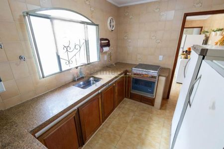 Casa à venda com 260m², 3 quartos e 2 vagas