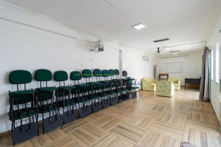 Casa à venda com 260m², 3 quartos e 2 vagas