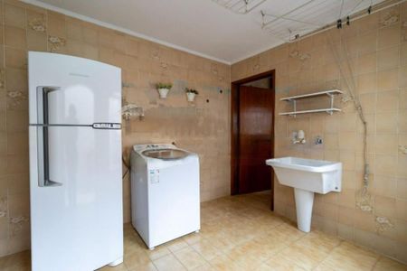 Casa à venda com 260m², 3 quartos e 2 vagas