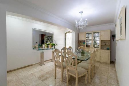Casa à venda com 260m², 3 quartos e 2 vagas