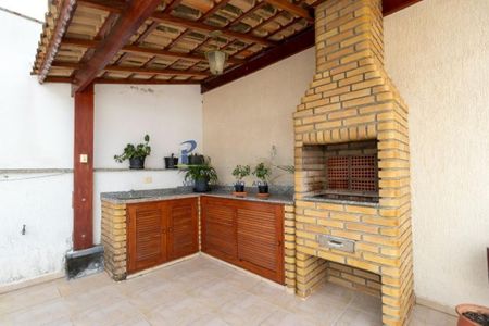 Casa à venda com 260m², 3 quartos e 2 vagas