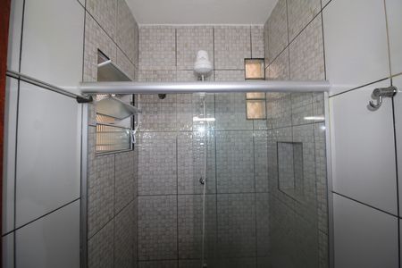 Banheiro de apartamento para alugar com 1 quarto, 38m² em Parque Monteiro Soares, São Paulo