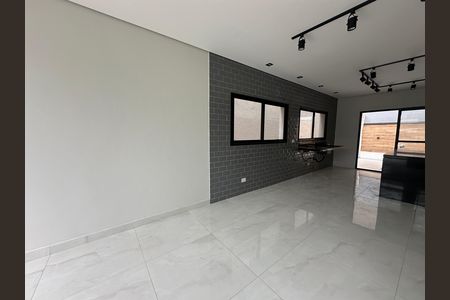 Casa de condomínio à venda com 130m², 3 quartos e 2 vagas Casa de condomínio à venda com 130m², 3 quartos e 2 vagasSala