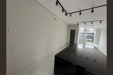 Casa de condomínio à venda com 130m², 3 quartos e 2 vagas Casa de condomínio à venda com 130m², 3 quartos e 2 vagasCozinha
