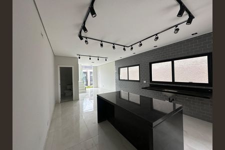 Casa de condomínio à venda com 130m², 3 quartos e 2 vagas Casa de condomínio à venda com 130m², 3 quartos e 2 vagasCozinha