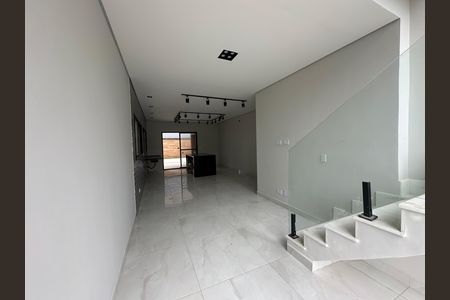 Casa de condomínio à venda com 130m², 3 quartos e 2 vagas Casa de condomínio à venda com 130m², 3 quartos e 2 vagasSala