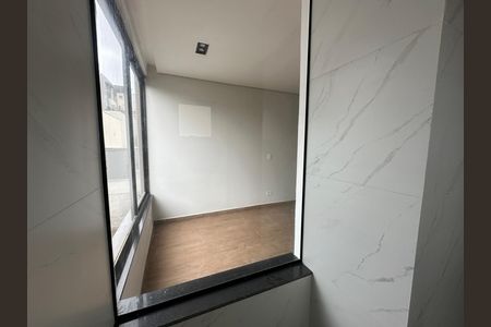 Casa de condomínio à venda com 130m², 3 quartos e 2 vagas Casa de condomínio à venda com 130m², 3 quartos e 2 vagasBanheiro da Suíte
