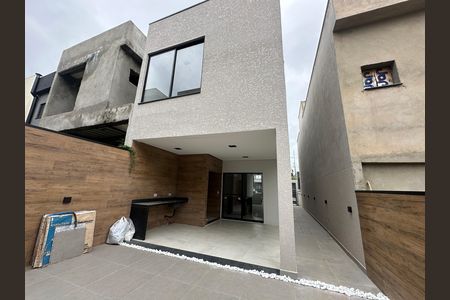 Casa de condomínio à venda com 130m², 3 quartos e 2 vagas Casa de condomínio à venda com 130m², 3 quartos e 2 vagasQuintal