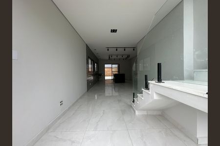 Casa de condomínio à venda com 130m², 3 quartos e 2 vagas Casa de condomínio à venda com 130m², 3 quartos e 2 vagasSala