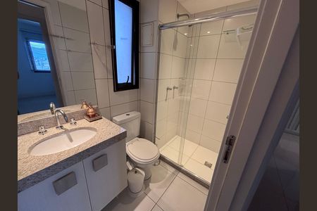 Apartamento para alugar com 174m², 3 quartos e 2 vagas Apartamento para alugar com 174m², 3 quartos e 2 vagasBanheiro
