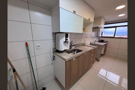 Apartamento para alugar com 174m², 3 quartos e 2 vagas Apartamento para alugar com 174m², 3 quartos e 2 vagasCozinha