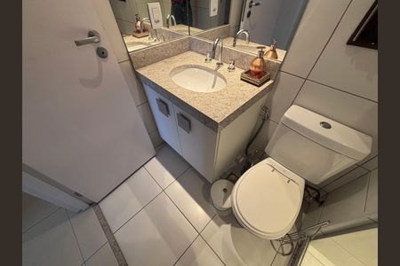 Apartamento para alugar com 174m², 3 quartos e 2 vagas Apartamento para alugar com 174m², 3 quartos e 2 vagasBanheiro