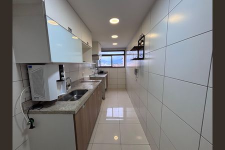 Apartamento para alugar com 174m², 3 quartos e 2 vagas Apartamento para alugar com 174m², 3 quartos e 2 vagasCozinha