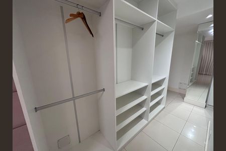 Apartamento para alugar com 174m², 3 quartos e 2 vagas Apartamento para alugar com 174m², 3 quartos e 2 vagasCloset do quarto 3