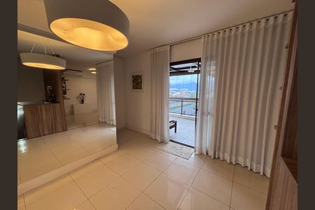 Apartamento para alugar com 174m², 3 quartos e 2 vagas Apartamento para alugar com 174m², 3 quartos e 2 vagasSala
