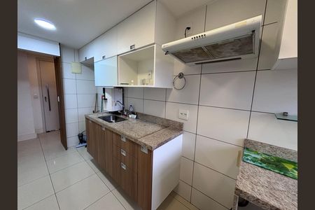 Apartamento para alugar com 174m², 3 quartos e 2 vagas Apartamento para alugar com 174m², 3 quartos e 2 vagasCozinha
