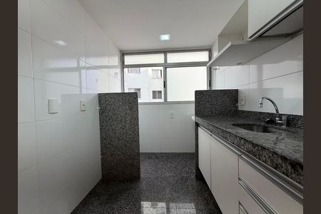 Cozinha de apartamento para alugar com 2 quartos, 65m² em Manacás, Belo Horizonte