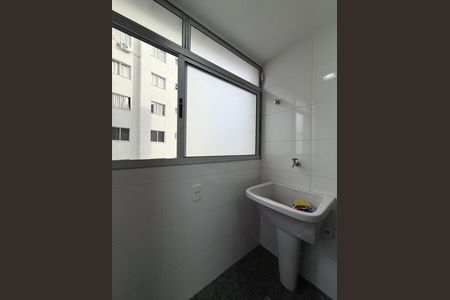 Área de serviço de apartamento para alugar com 2 quartos, 65m² em Manacás, Belo Horizonte