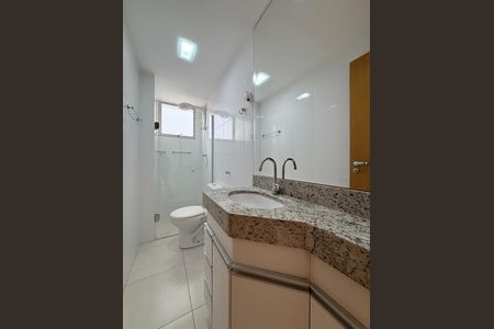 Apartamento para alugar com 65m², 2 quartos e 2 vagas Apartamento para alugar com 65m², 2 quartos e 2 vagasBanheiro