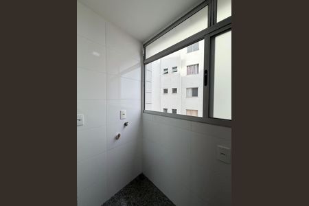 Área de serviço de apartamento para alugar com 2 quartos, 65m² em Manacás, Belo Horizonte