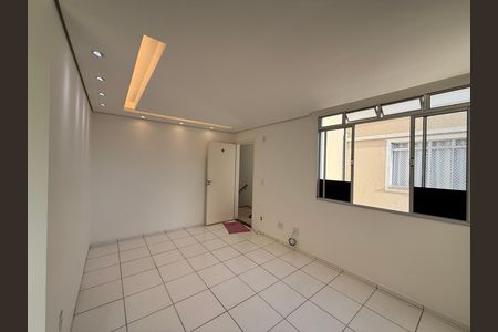 Apartamento para alugar com 48m², 2 quartos e 1 vaga Apartamento para alugar com 48m², 2 quartos e 1 vagaSala