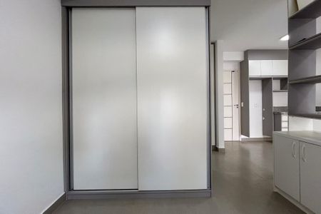 Apartamento para alugar com 33m², 1 quarto e sem vagaQuarto - Armários