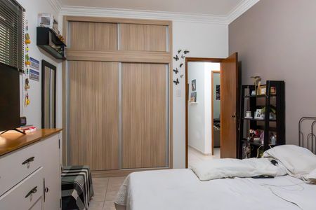 Casa de condomínio à venda com 367m², 4 quartos e 6 vagas