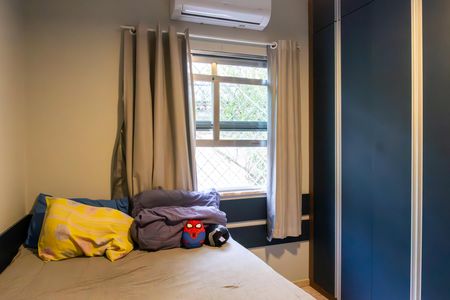 Casa de condomínio à venda com 367m², 4 quartos e 6 vagas