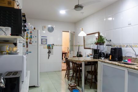Casa de condomínio à venda com 367m², 4 quartos e 6 vagas