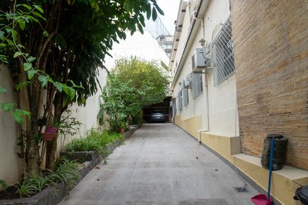 Casa de condomínio à venda com 367m², 4 quartos e 6 vagas