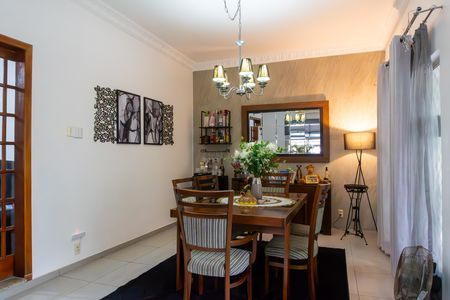 Casa de condomínio à venda com 367m², 4 quartos e 6 vagas