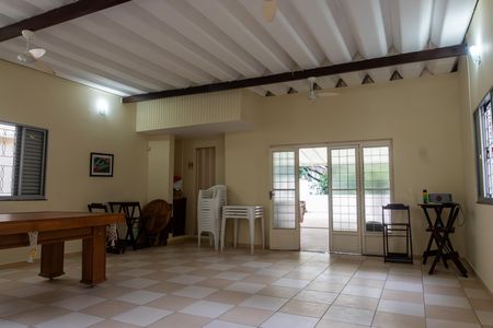 Casa de condomínio à venda com 367m², 4 quartos e 6 vagas