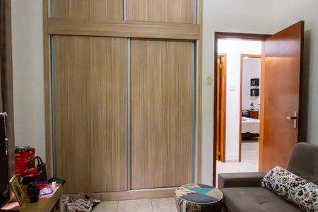 Casa de condomínio à venda com 367m², 4 quartos e 6 vagas