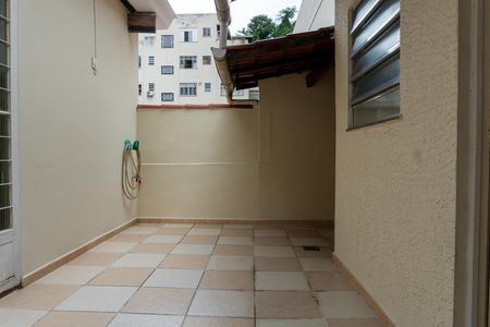 Casa de condomínio à venda com 367m², 4 quartos e 6 vagas
