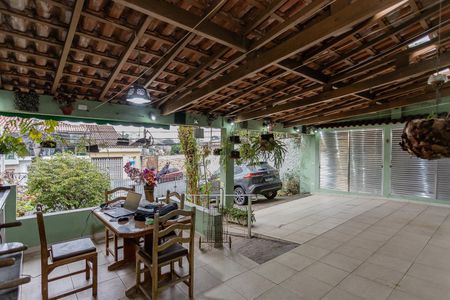 Casa à venda com 210m², 1 quarto e 5 vagas Casa à venda com 210m², 1 quarto e 5 vagasEspaço Gourmet e quintal