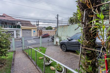 Casa à venda com 210m², 1 quarto e 5 vagas Casa à venda com 210m², 1 quarto e 5 vagasJardim e garagem
