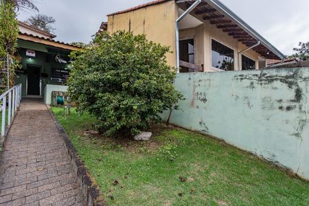 Casa à venda com 210m², 1 quarto e 5 vagas Casa à venda com 210m², 1 quarto e 5 vagasJardim e garagem