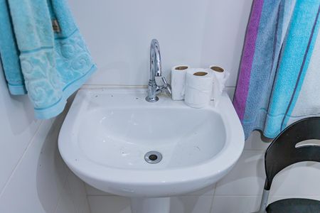 Casa à venda com 210m², 1 quarto e 5 vagas Casa à venda com 210m², 1 quarto e 5 vagasBanheiro