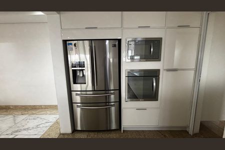 Apartamento para alugar com 163m², 3 quartos e 3 vagas Apartamento para alugar com 163m², 3 quartos e 3 vagasCozinha
